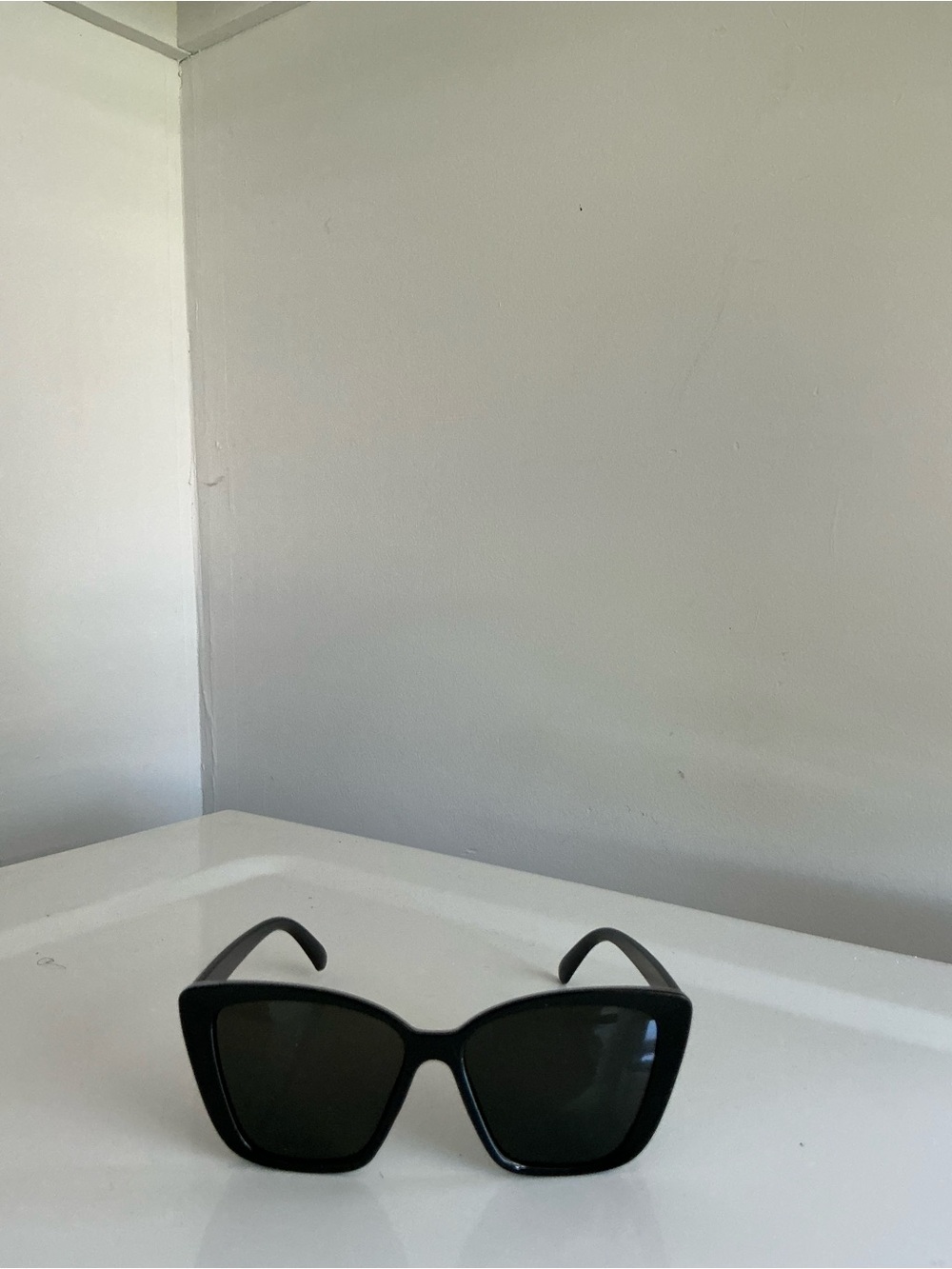 Black Wide Eye Women's Sunglasses — Sleek Everyday Shades